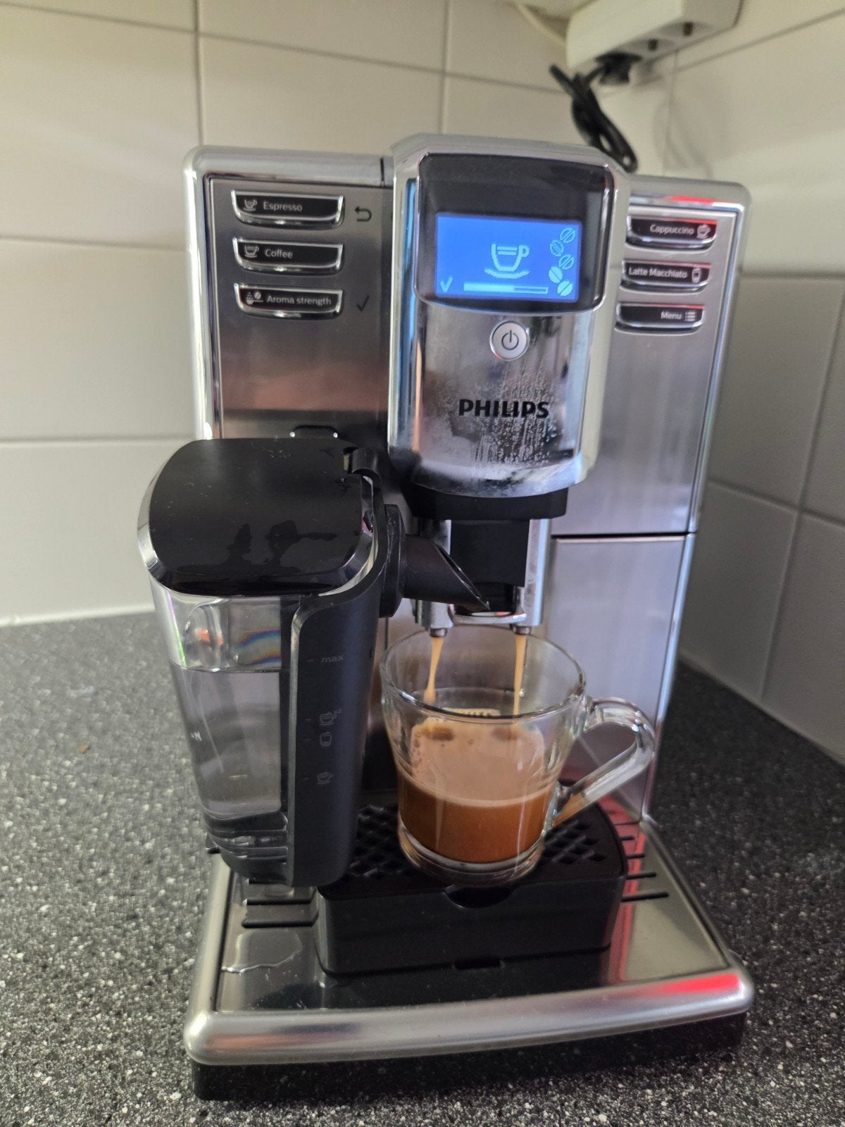 Philips LatteGo koffiebonenmachine. Saeco model, Witgoed en Apparatuur, Koffiezetapparaten, Afneembaar waterreservoir, Gebruikt