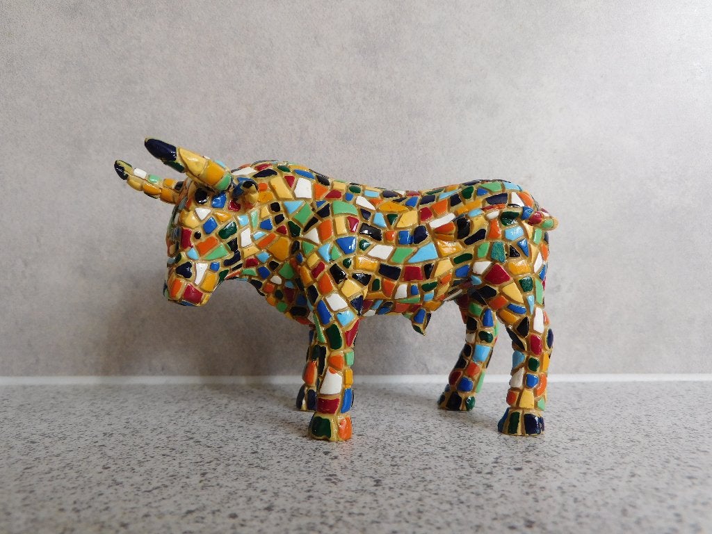 Mozaïek Stier Beeldje - Kleurrijk en Uniek (10x7x4 cm), Ophalen of Verzenden, Zo goed als nieuw, Boerderijdier, Beeldje of Figuurtje
