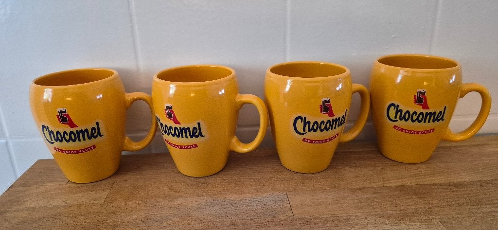 chocomel mokken de enige echte nieuw, Huis en Inrichting, Keuken | Servies, Ophalen of Verzenden, Nieuw, Aardewerk, Kop(pen) en/of Schotel(s)