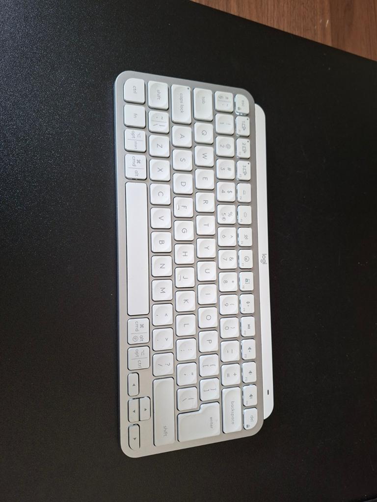 Logiteck MX Keys Mini pale gray, Ophalen, Zo goed als nieuw, Draadloos, Qwerty