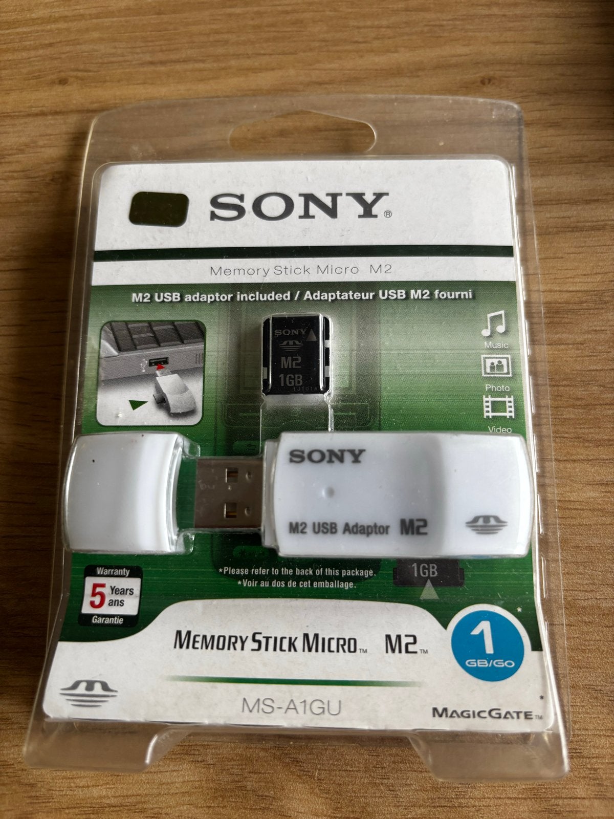 Sony Memory Stick Micro M2 1GB met USB-adapter, Memory stick, Nieuw, Fotocamera, Minder dan 2 GB