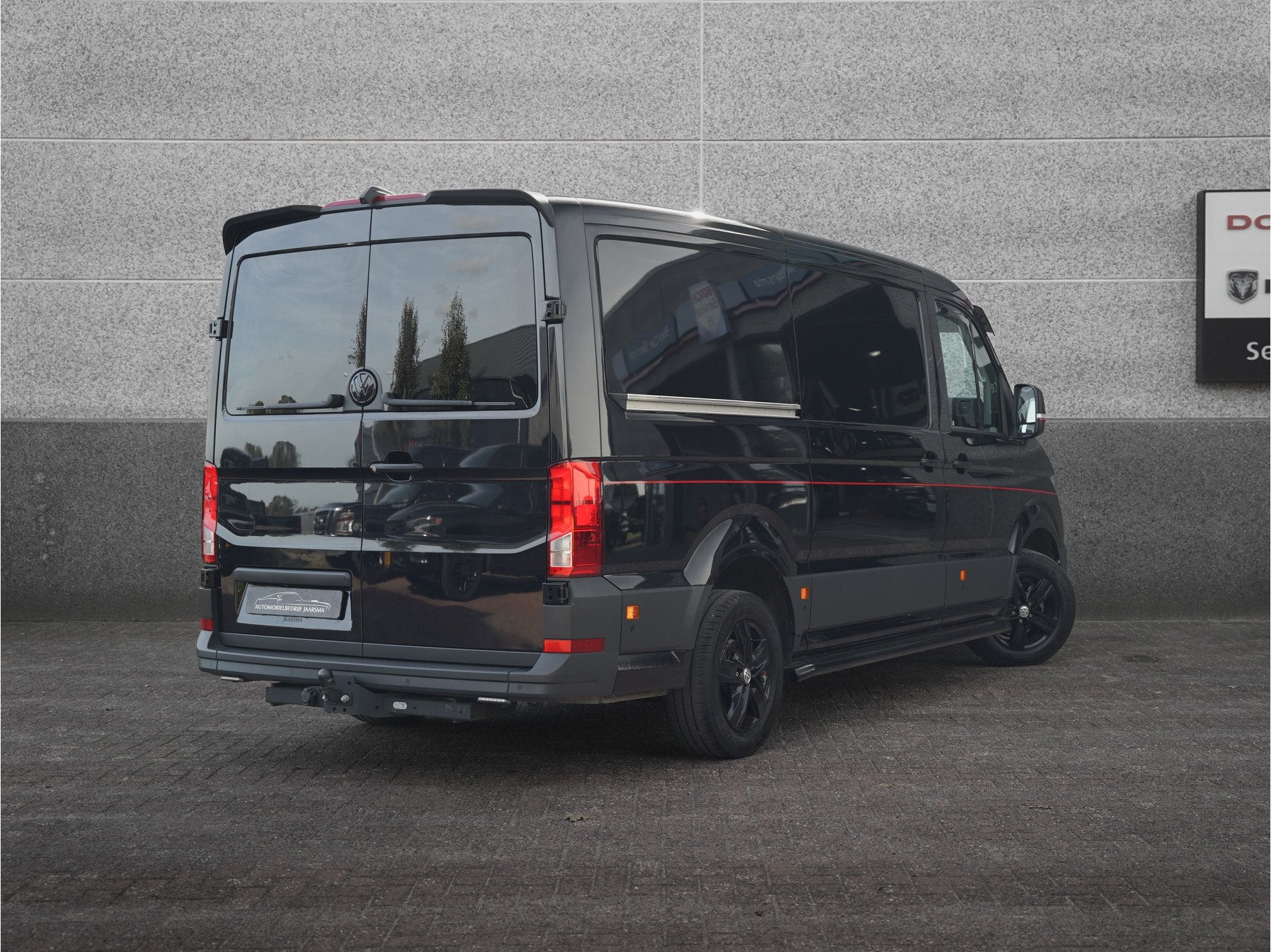 Volkswagen Crafter 35 2.0 TDI L3H2 Exclusive Hero Edition 2x, Gebruikt, 4 cilinders, Volkswagen, Zwart