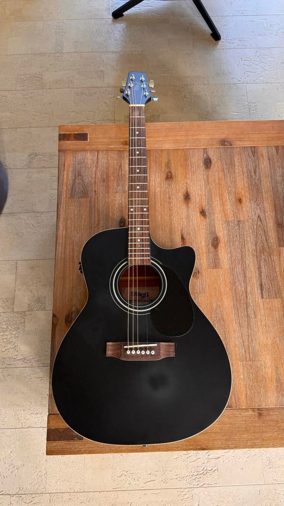 (Reparatie nodig:) Stagg semi-akoestische gitaar, Ophalen, Gebruikt, Western- of Steelstringgitaar, Met (piezo-)element