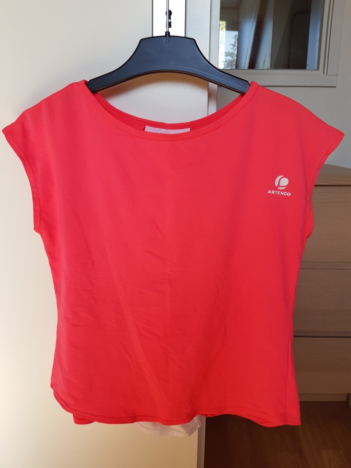 maat 146 / 152  Neon oranje sportshirt, Meisje, Sport- of Zwemkleding, Ophalen of Verzenden, Zo goed als nieuw