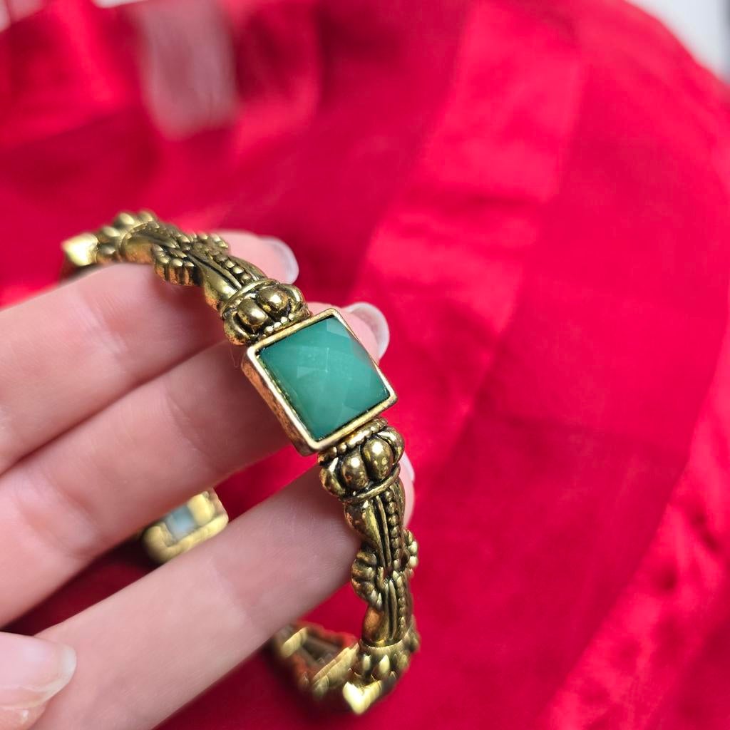 Vintage armband met groene faux steen, Overige materialen, Gebruikt, Ophalen of Verzenden, Met edelsteen