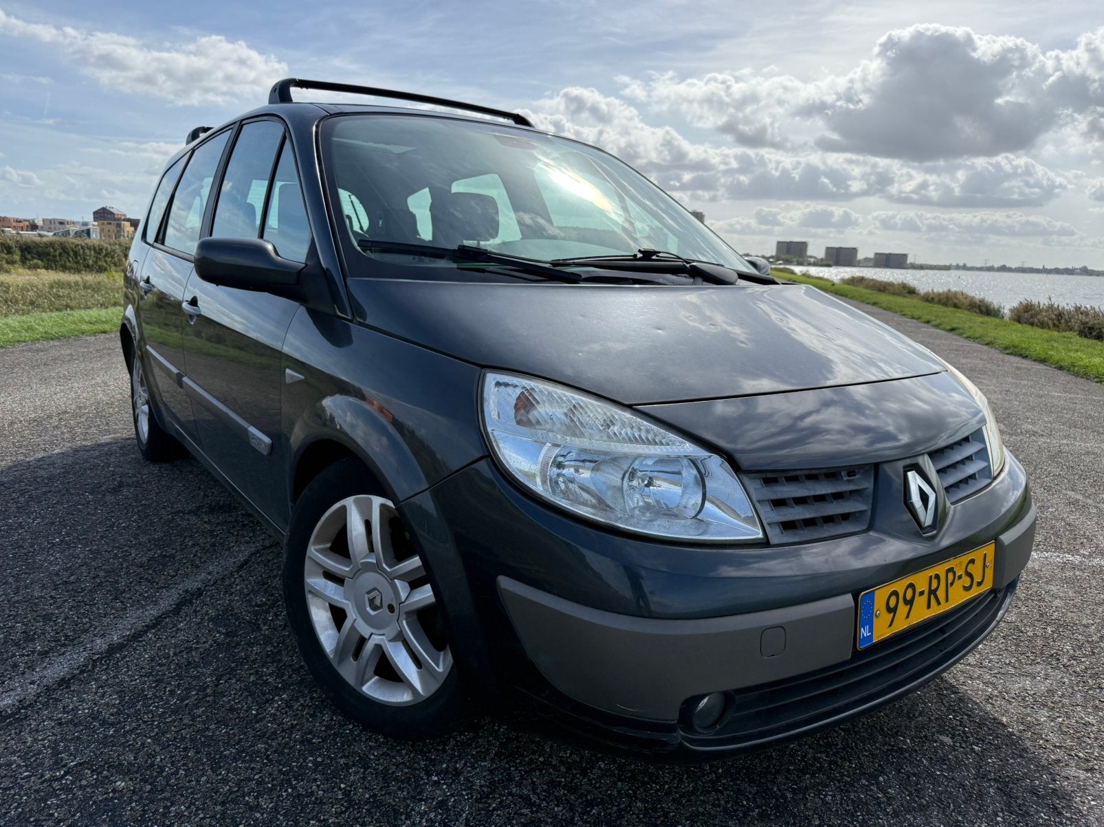 Renault Grand Scenic 2.0-16V AUTOMAAT/7PERSOON/TREKHAAK/NAP, Auto's, 1998 cc, 1250 kg, 4 cilinders, 1505 kg