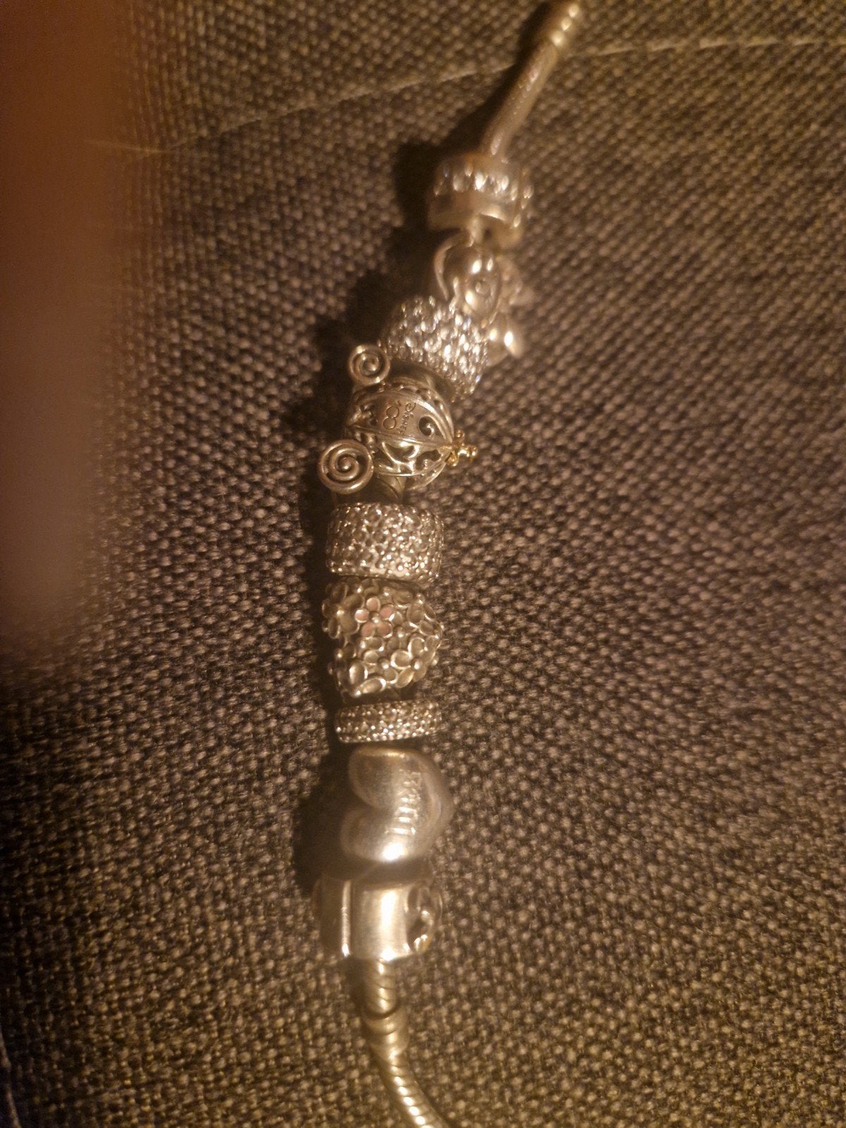 Pandora armband Mickey Mouse & Assepoester koets 19 cm, Gebruikt, Pandora, Ophalen of Verzenden, 4 bedels of meer