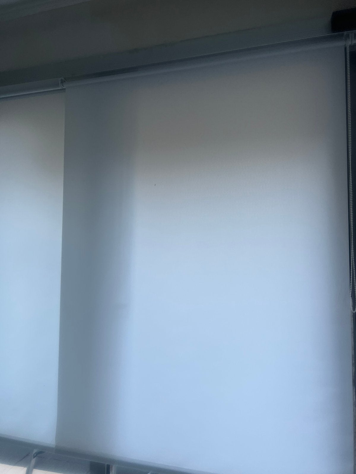 4 witte rolgordijnen, Ophalen, Gebruikt