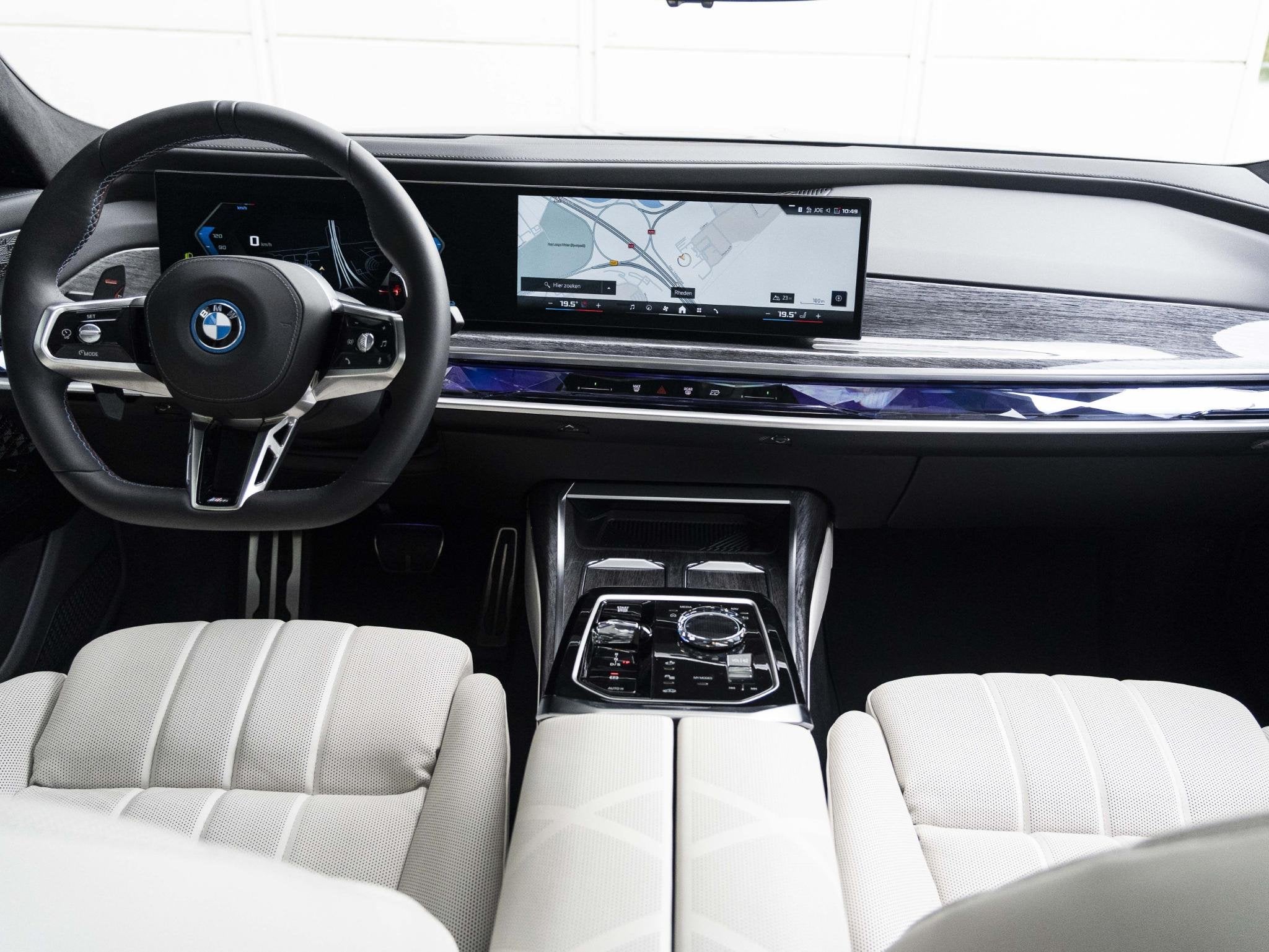 BMW 7 Serie M760e | M Performance Pack | Connoisseur Pack |, Gebruikt, Blauw, Vierwielaandrijving, Hybride Elektrisch/Benzine