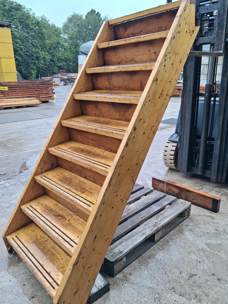 Vurenhouten steektrap, Doe-het-zelf en Verbouw, Ladders en Trappen, Ophalen of Verzenden