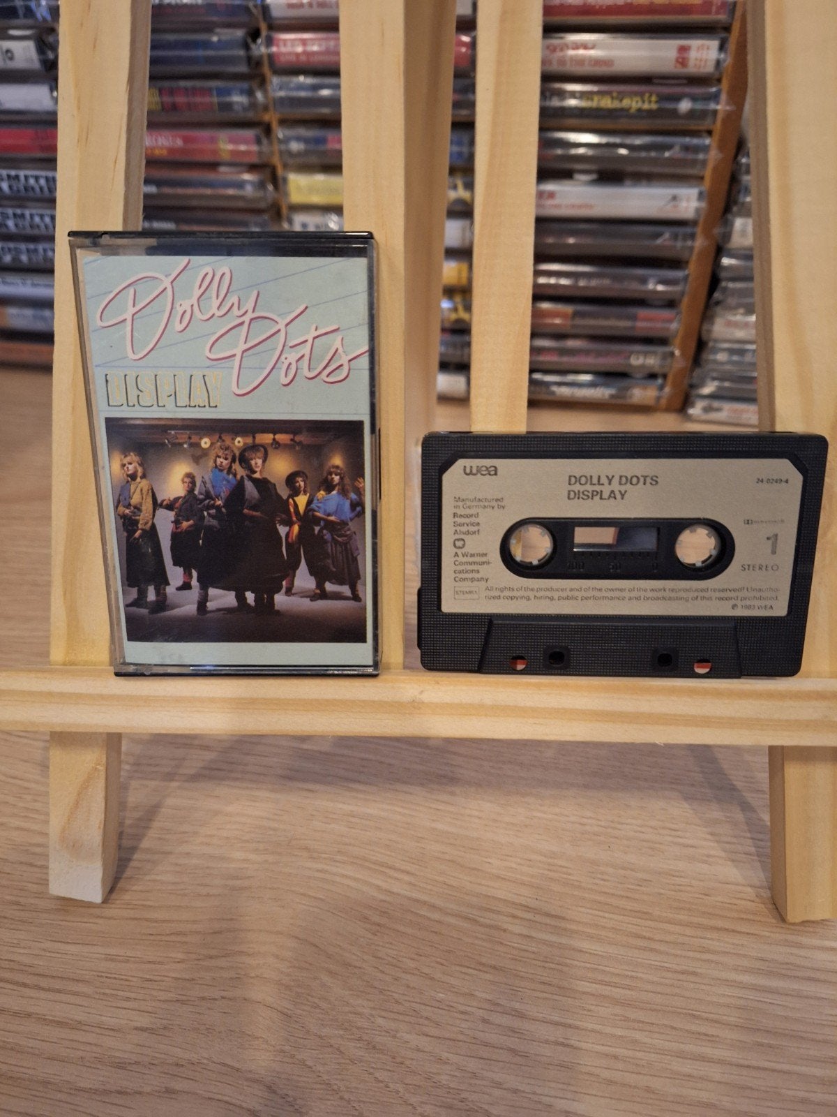 Dolly Dots - Display (Cassette), Gebruikt, 1 bandje, Ophalen of Verzenden, Voorbespeeld