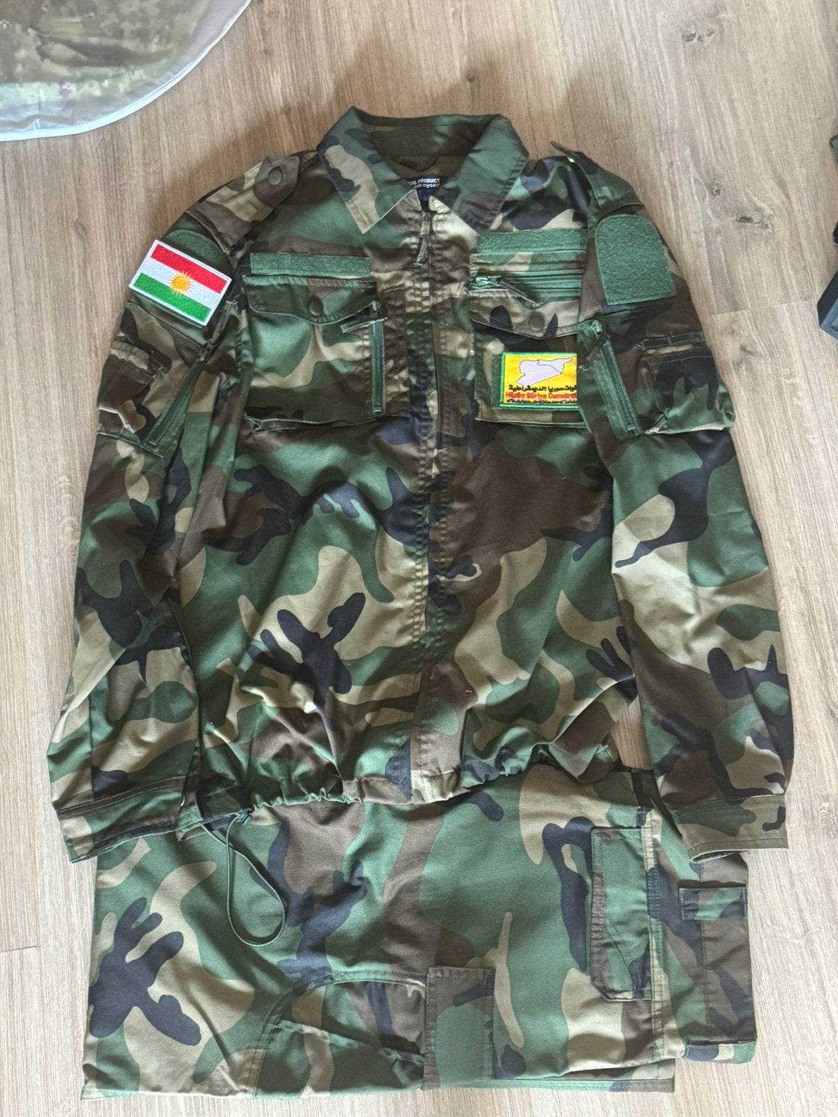 Uniform koerdistan syrie, Verzamelen, Militaria | Algemeen, Ophalen of Verzenden, Landmacht, Nederland, Kleding of Schoenen