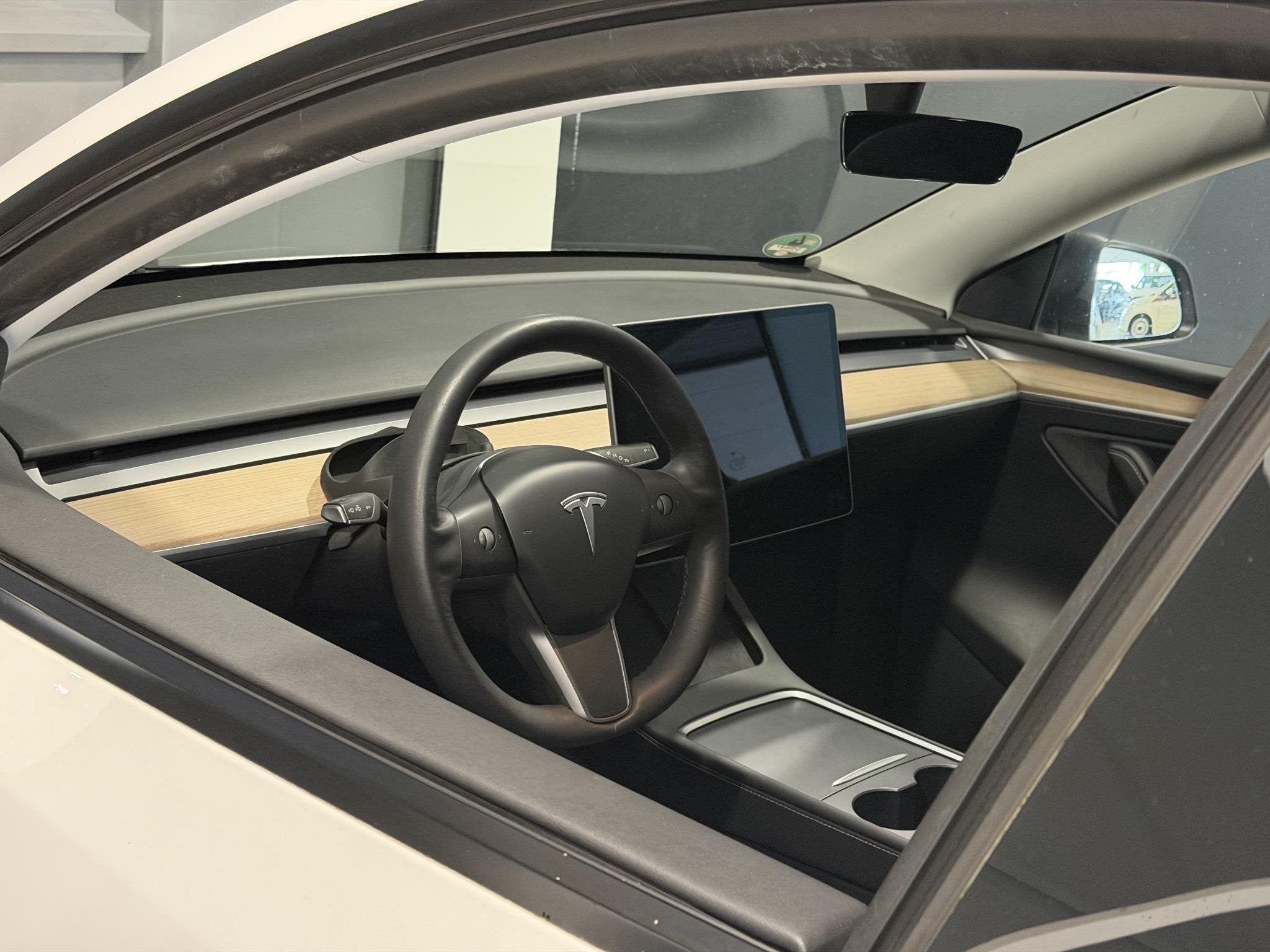 Tesla Model Y Long Range AWD 75 kWh | Trekhaak | SOH 91,7% |, Automaat, Stof, Gebruikt, 495 min