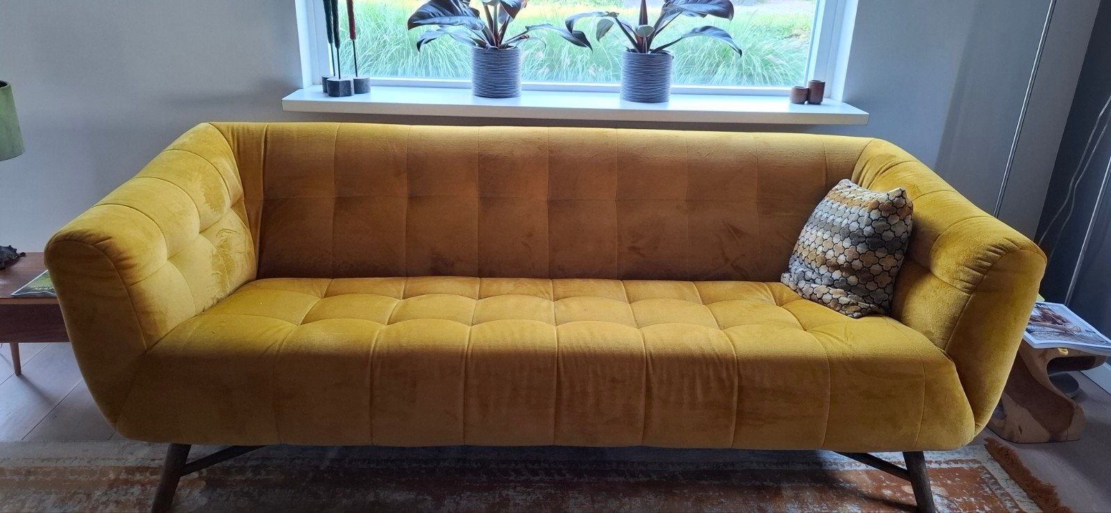 Zo goed als nieuwe 2,5-zitsbank Dutch Sofa Company Juke Gold, Huis en Inrichting, Hout, Driepersoons, 75 tot 100 cm, Ophalen of Verzenden