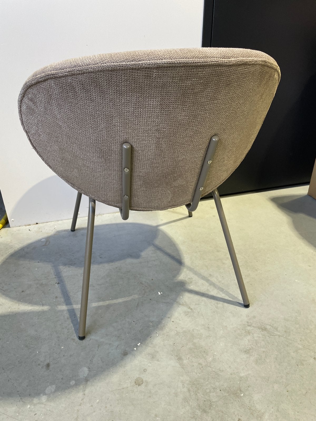 By-BooFauteuil  Grace - Bruin Stof met Metalen Frame, Bruin, Ophalen of Verzenden, Zo goed als nieuw, Eén