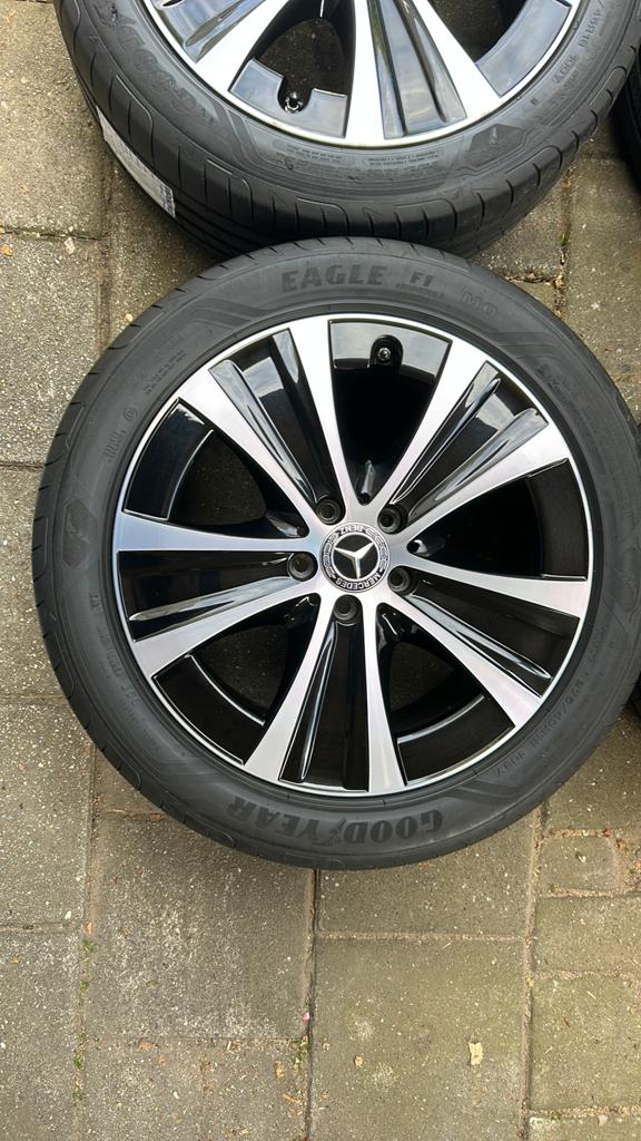 Mercedes W213 18 inch velgen breedset, 18 inch, 245 mm, Ophalen of Verzenden, Band(en)