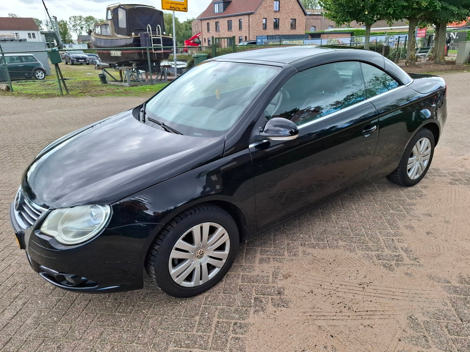 Volkswagen Eos 1.6-16v FSI lees text !, Auto's, Gebruikt, 4 cilinders, Cabriolet, 4 stoelen