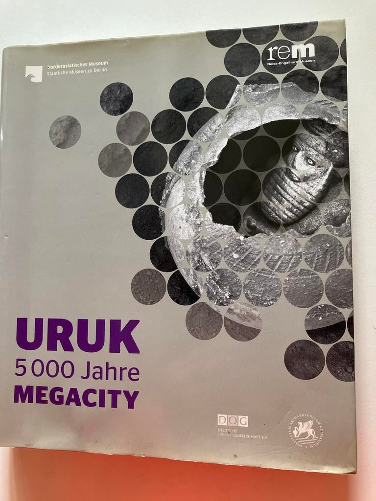 Uruk 5000 Jahre Megacity boek, Ophalen of Verzenden, 20e eeuw of later, Gelezen