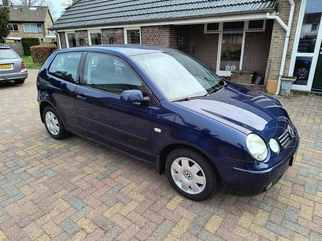 Volkswagen Polo 1.4 55KW 2002 Blauw, Voorwielaandrijving, Stof, 4 cilinders, Blauw