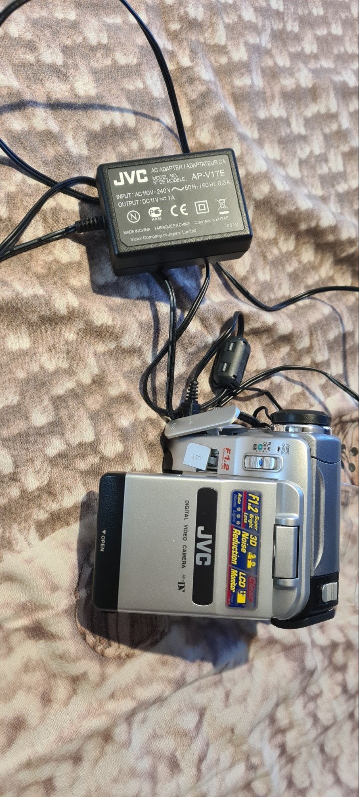 JVC mini DV camera ideaal voor digitaliseren, Mini dv, JVC, 20x of meer, Ophalen of Verzenden