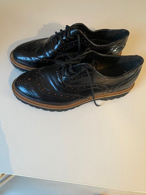 Zwarte bewerkte lakschoenen Nieuw!, Ophalen of Verzenden, Zo goed als nieuw, Zwart