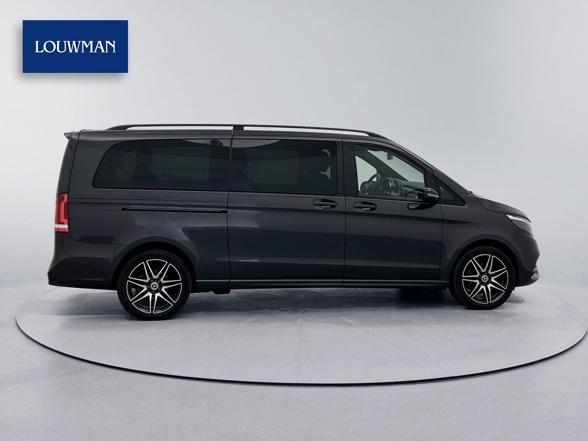 Mercedes-Benz V-Klasse 250d 4-MATIC L3 XL AMG 6-persoons Ele, Auto's, Automaat, Gebruikt, Zwart, Bedrijf