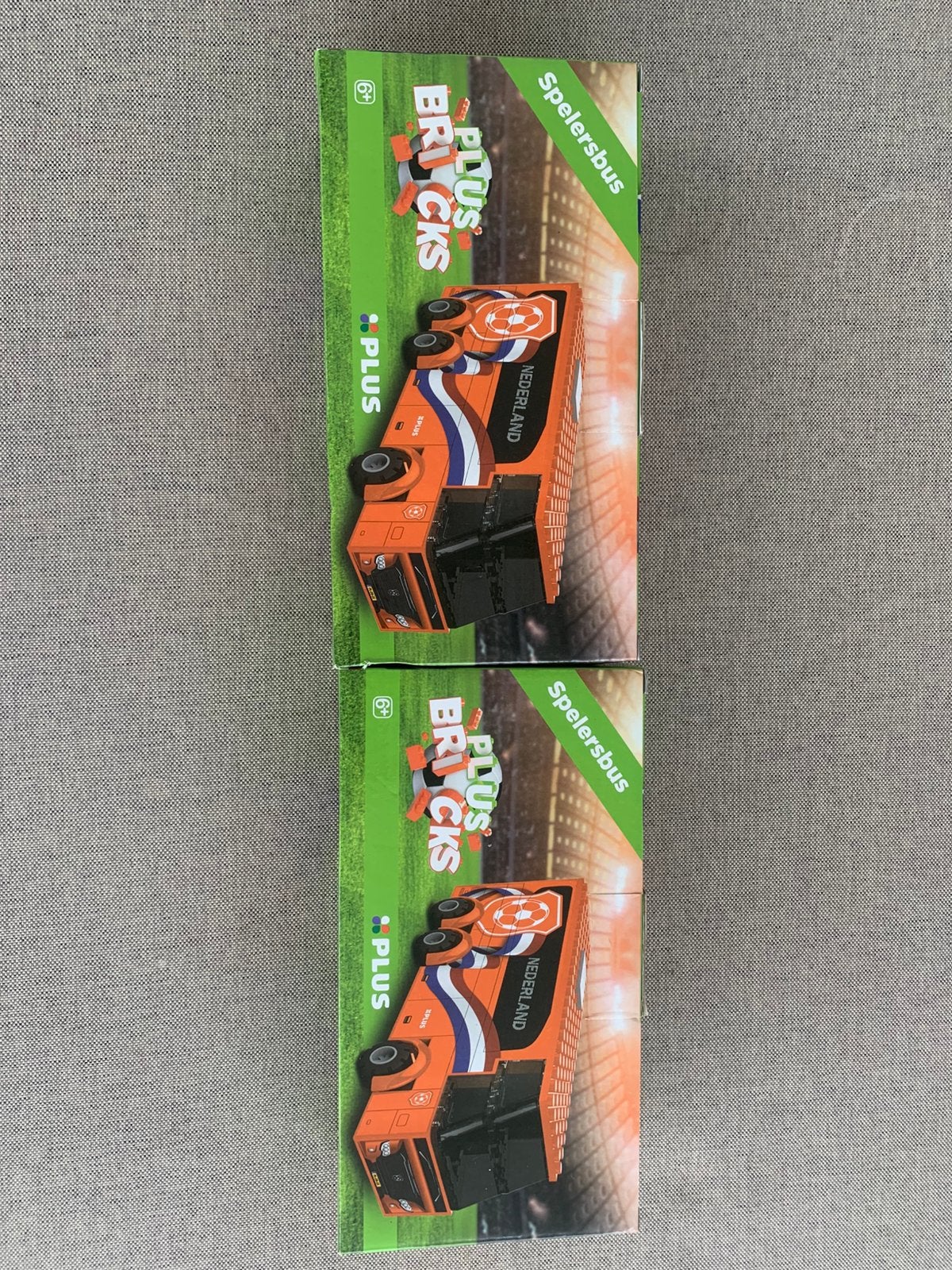 2x Oranje spelersbus PLUS nieuw / ongebruikt., Ophalen of Verzenden, Nieuw
