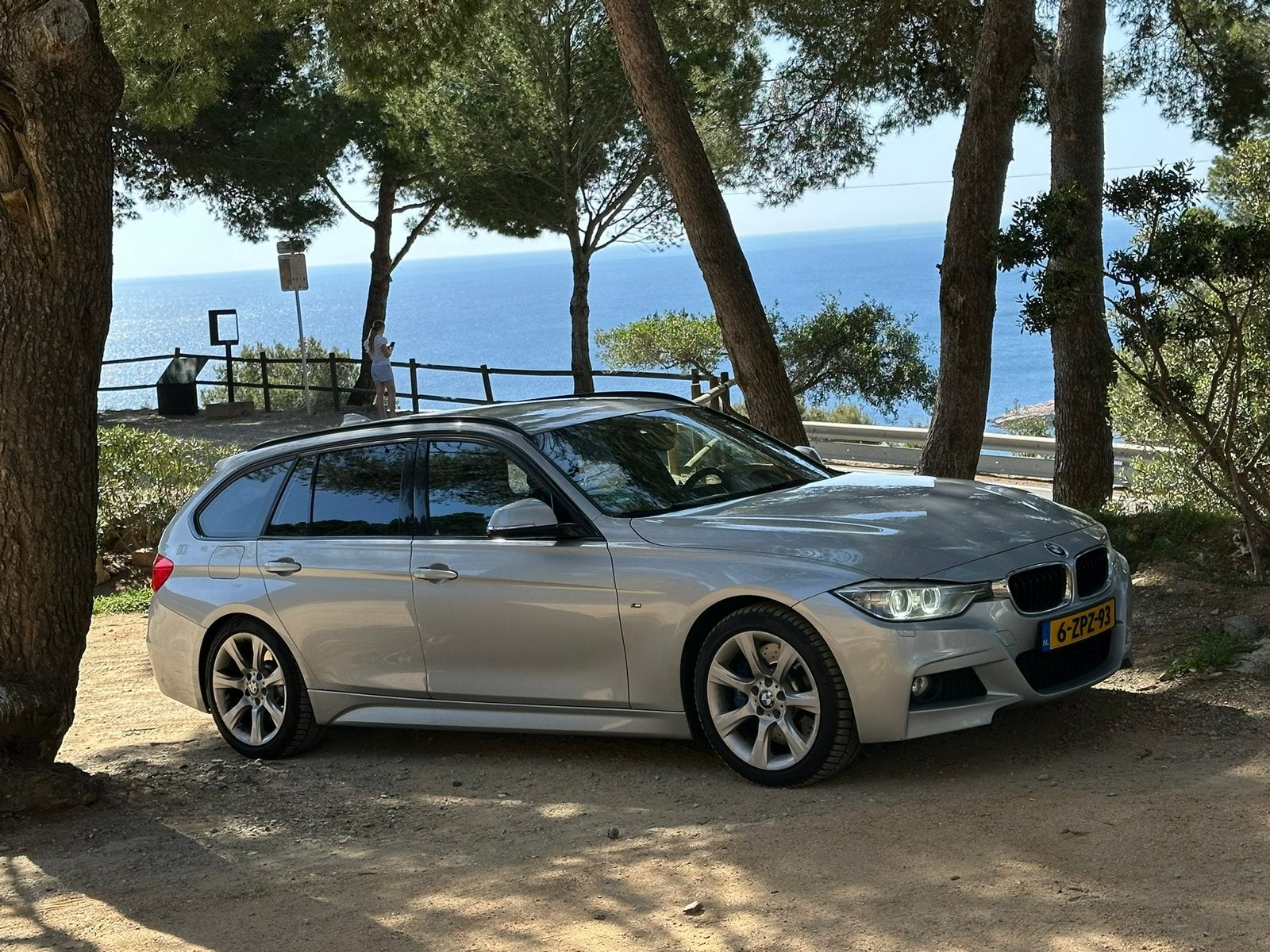 BMW 3-Serie 3.0 330D Touring AUT 2015 Grijs, Auto's, Automaat, Achterwielaandrijving, 1800 kg, 2993 cc