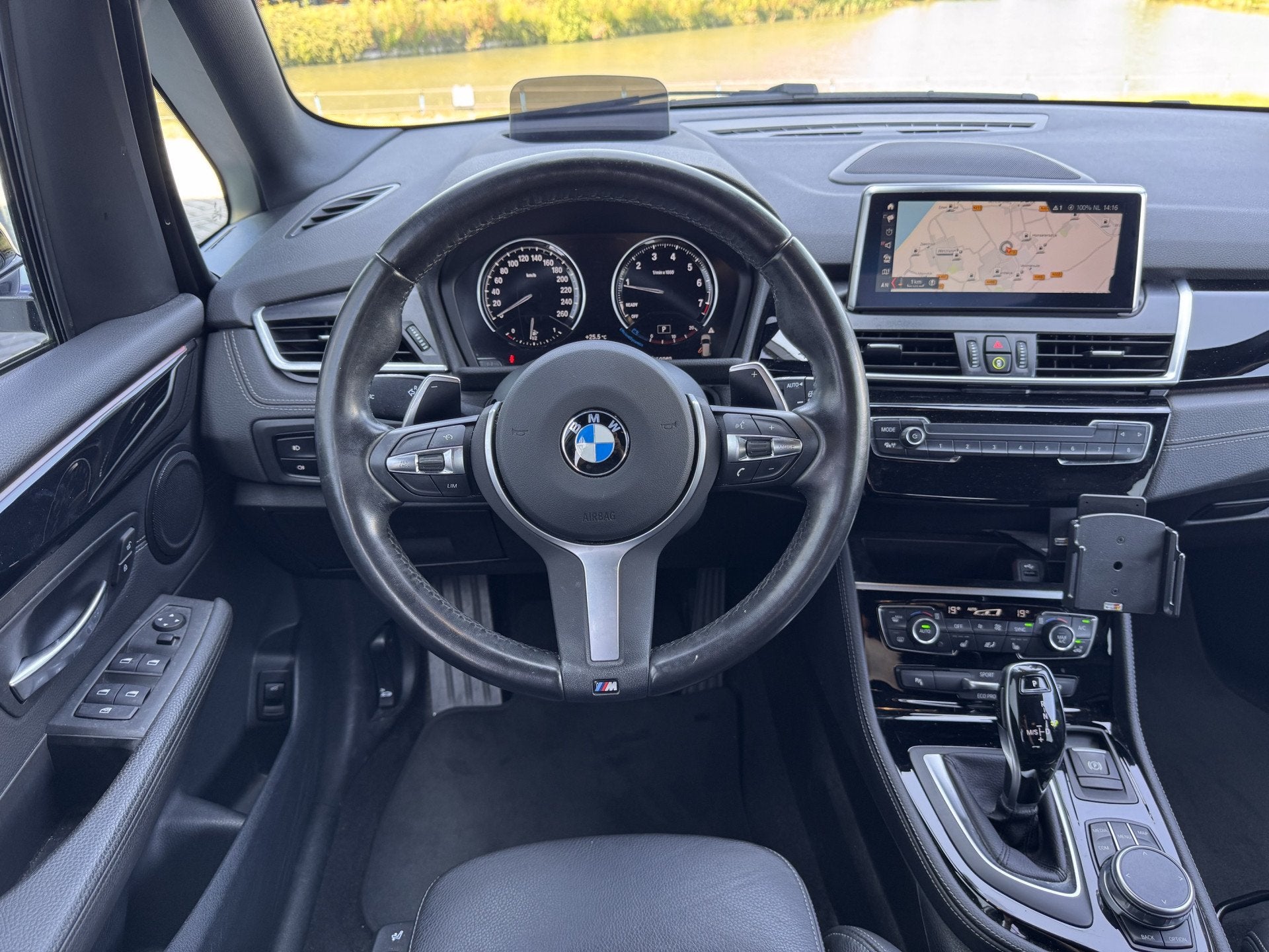 BMW 220i High Executive Sport Line | Automaat | Head-Up | Na, Auto's, 1998 cc, Gebruikt, Wit, Automatische klimaatregeling