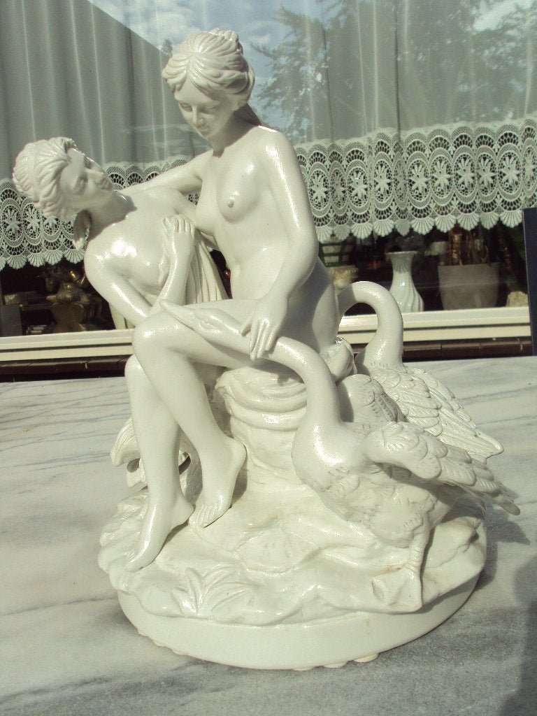 Beeld van twee figuren met zwanen, Ophalen of Verzenden, Zo goed als nieuw, Mens