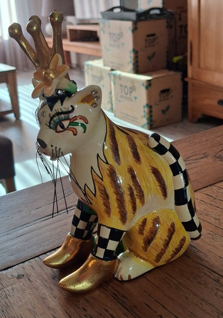 toms drag, Antiek en Kunst, Meerkleurig, 18 cm, Beeld, Ophalen of Verzenden