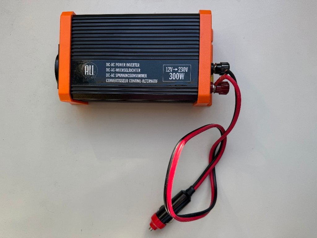 Auto omvormer 12V-220V, Ophalen of Verzenden, Zo goed als nieuw