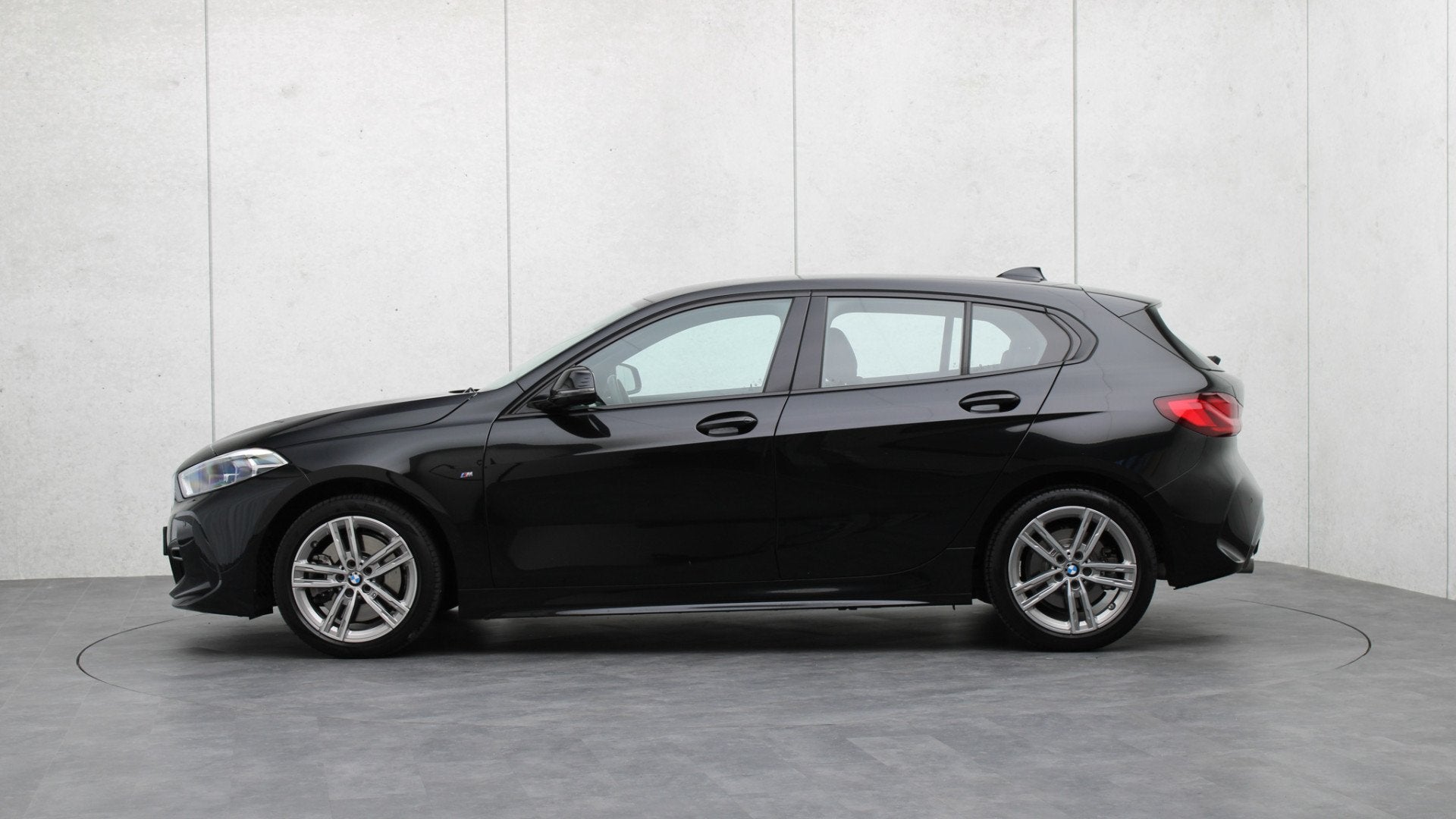 BMW 1-serie 120i Executive M-Sport | Live Cockpit Profession, Auto's, 730 kg, Gebruikt, 4 cilinders, 179 pk