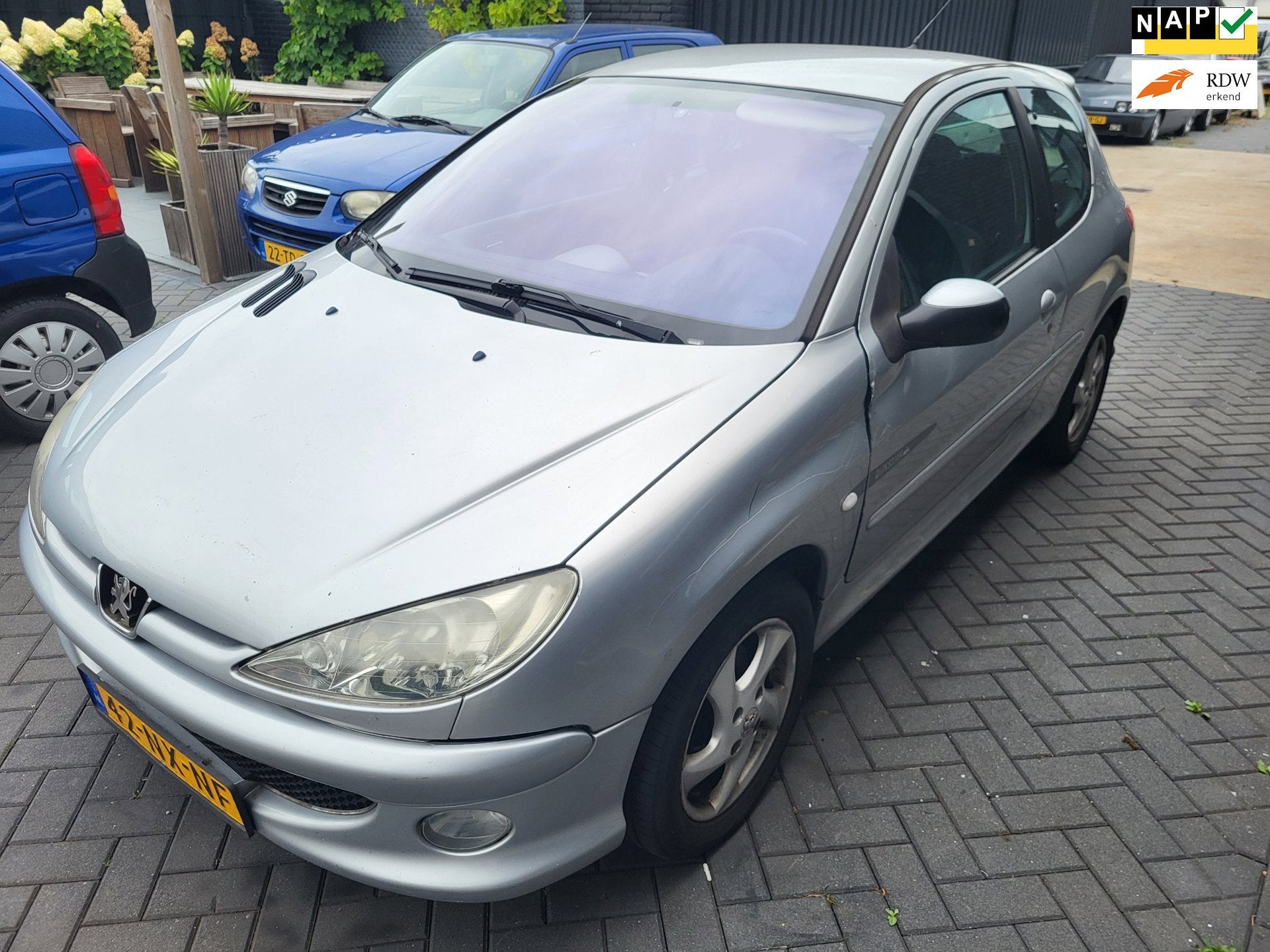 Peugeot 206 1.6-16V Quiksilver 3drs airco werkend, Voorwielaandrijving, Stof, Zwart, Bedrijf