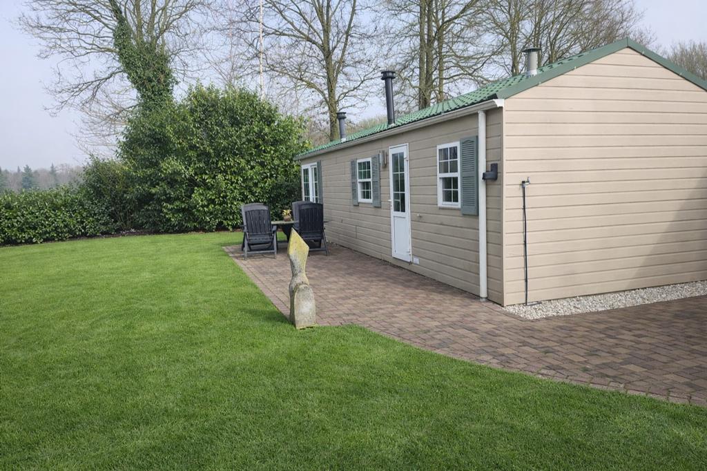 Mooi chalet te huur voor vakantie periode, In bos, 2 slaapkamers, Internet, Chalet, Bungalow of Caravan