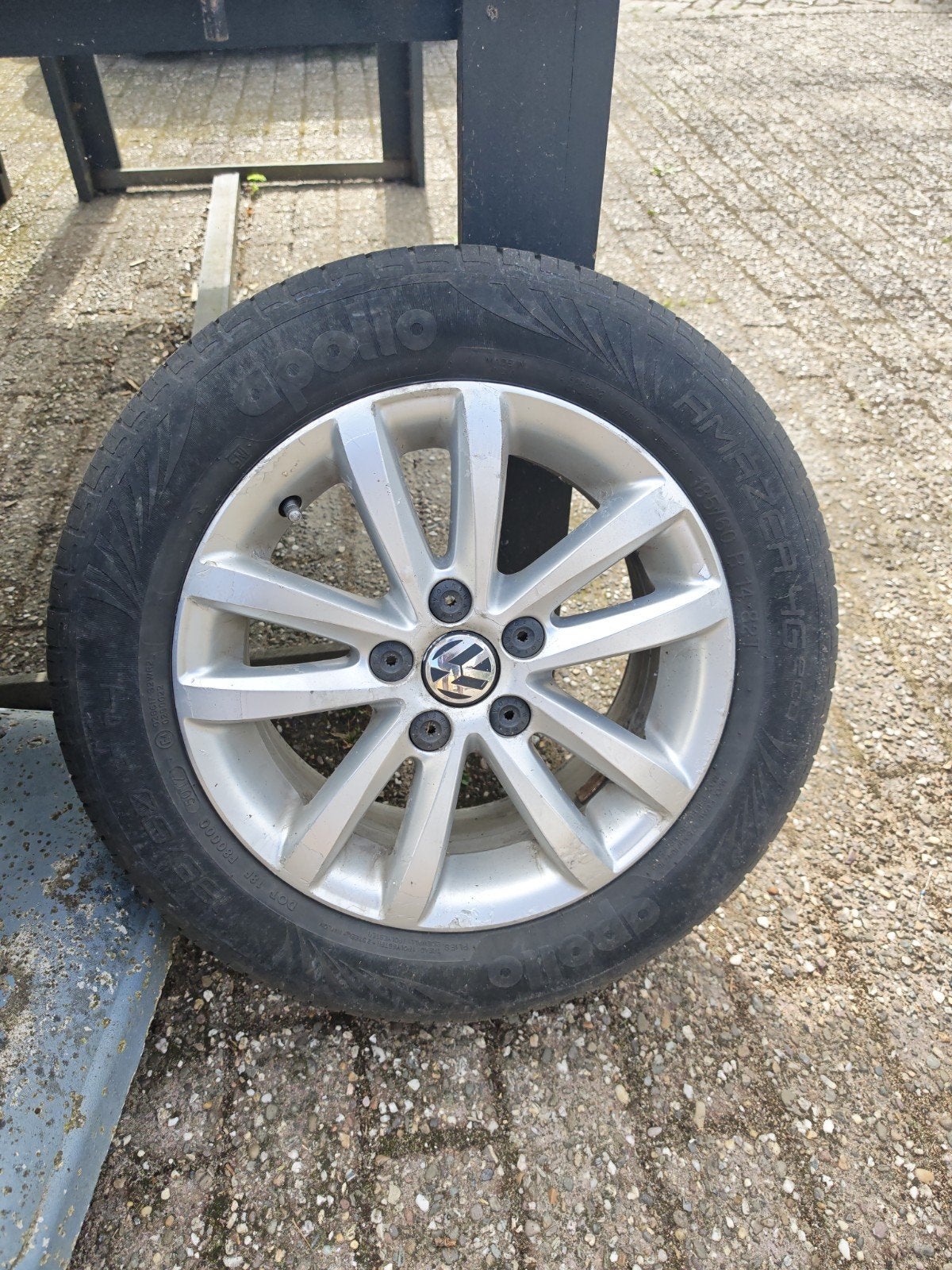 4 Vw Polo licht metaal velgen met Apollo All Season banden., Auto-onderdelen, Banden en Velgen, Ophalen, 14 inch, Gebruikt, Banden en Velgen
