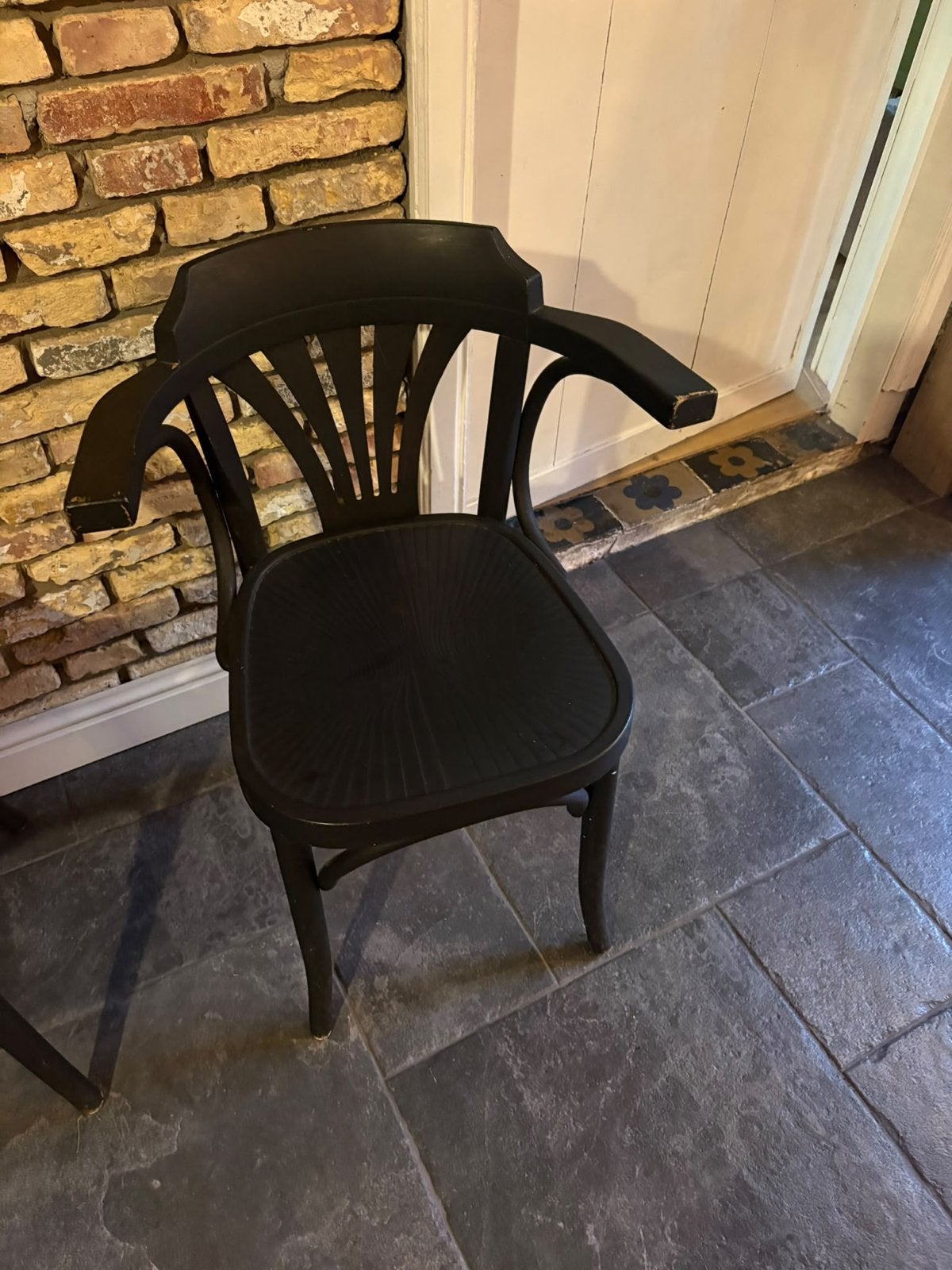 3 Oude Zwarte Caféstoelen met Armleuningen, Ophalen