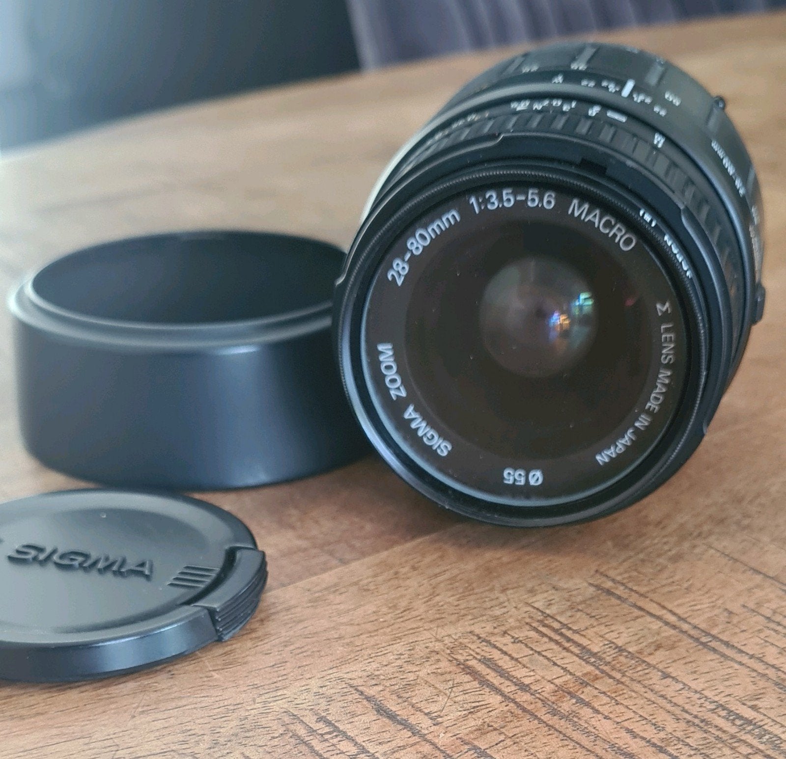 Sigma lens 28-80 mm  1:3.5 - 5.6 + zonnekap, Audio, Tv en Foto, Ophalen, Telelens