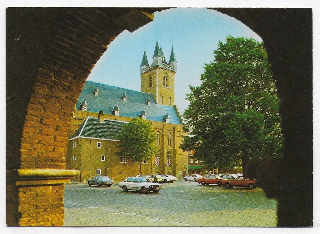 Sluis Stadhuis ongelopen Ansichtkaart (B2746 ), Ophalen of Verzenden, 1940 tot 1960, Gelopen, Zeeland