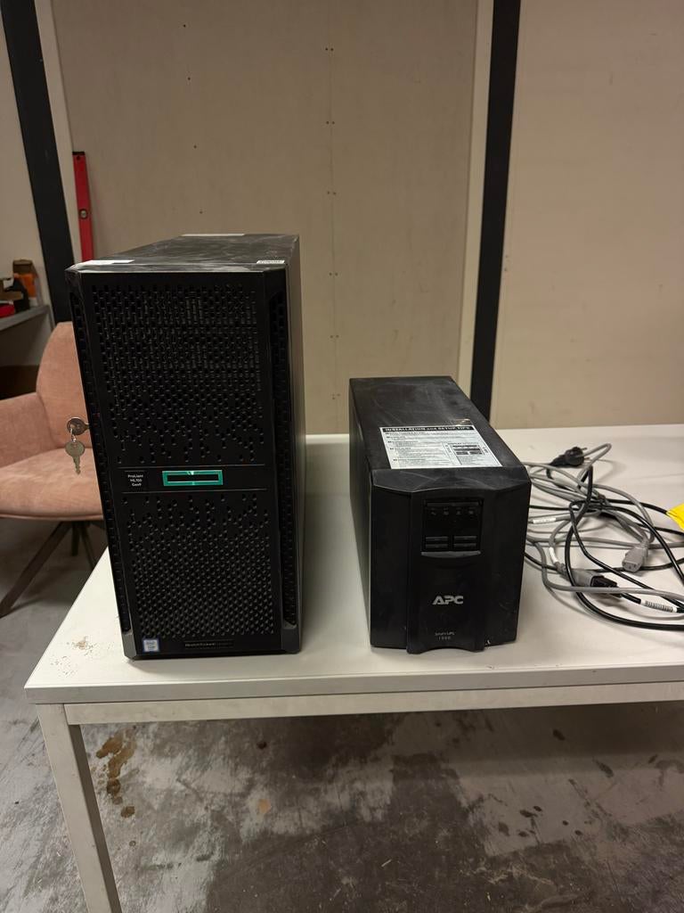 HP ProLiant ML150 Gen9 Server met APC Smart-UPS 1000, Computers en Software, Servers, Ophalen, Gebruikt, Onbekend