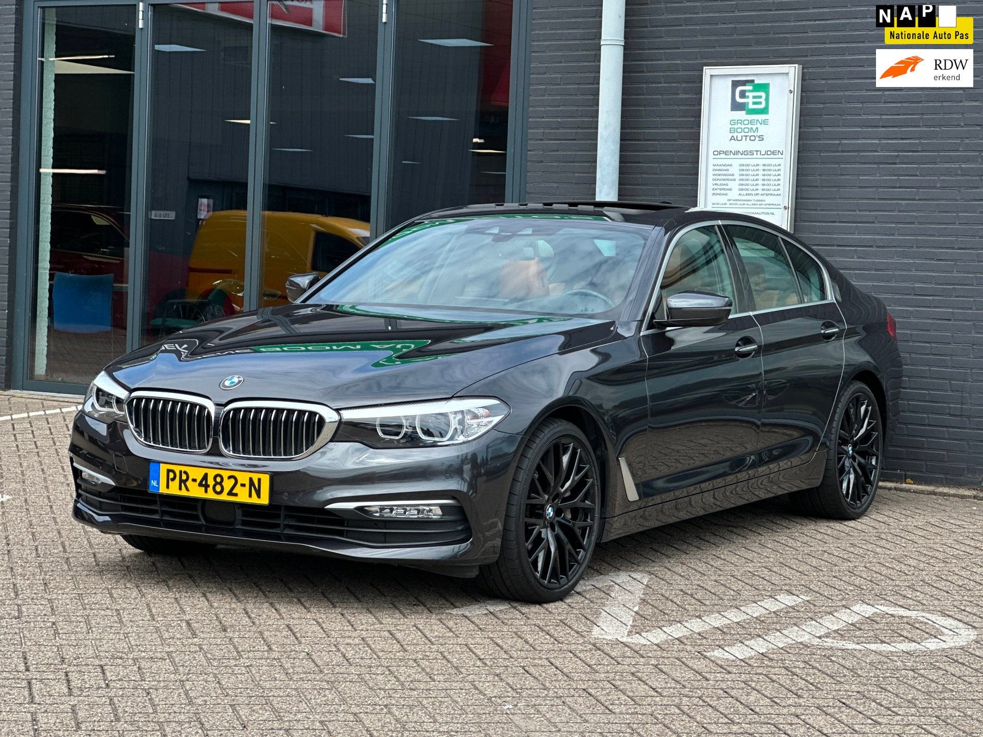 BMW 5-serie 540i Executive/2E EIG/CAMERA/LEDER/NAVI/NL-AUTO, Automaat, Gebruikt, Euro 6, 2000 kg