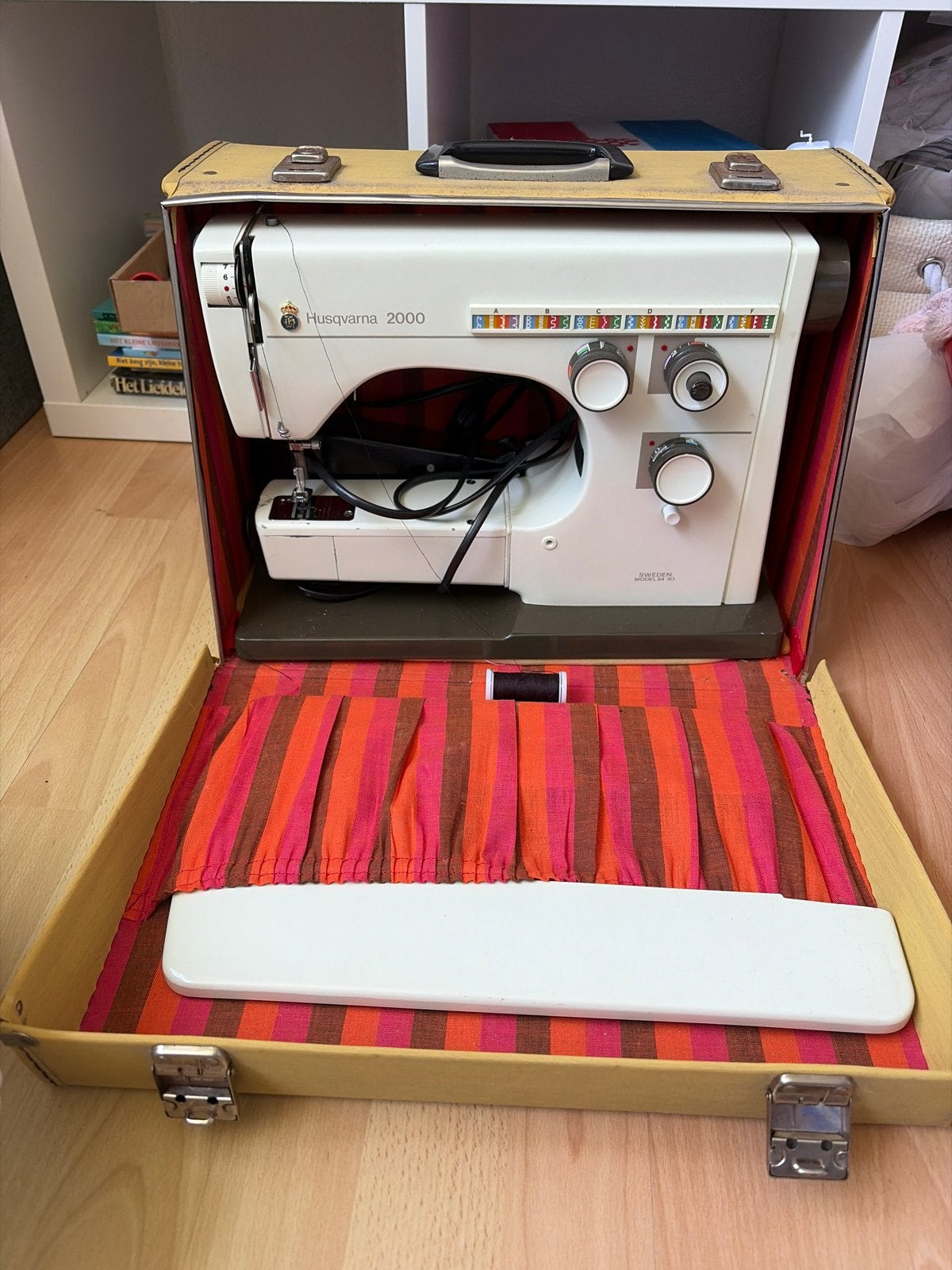 Husqvarna 2000 Naaimachine - Gebruikt, wegens huis leegmaken, Ophalen, Gebruikt, Naaimachine, Husqvarna