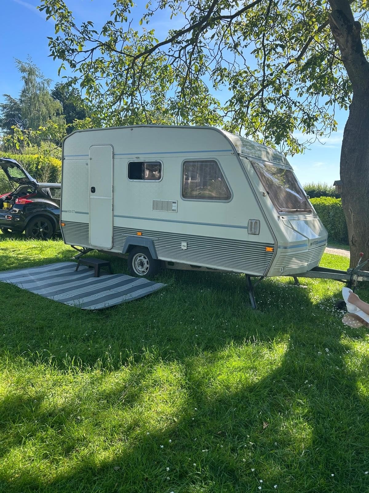 Beyerland 4040 (1992) met voortent en luifel, Caravans en Kamperen, Treinzit, Dwarsbed, Particulier, Tot en met 4