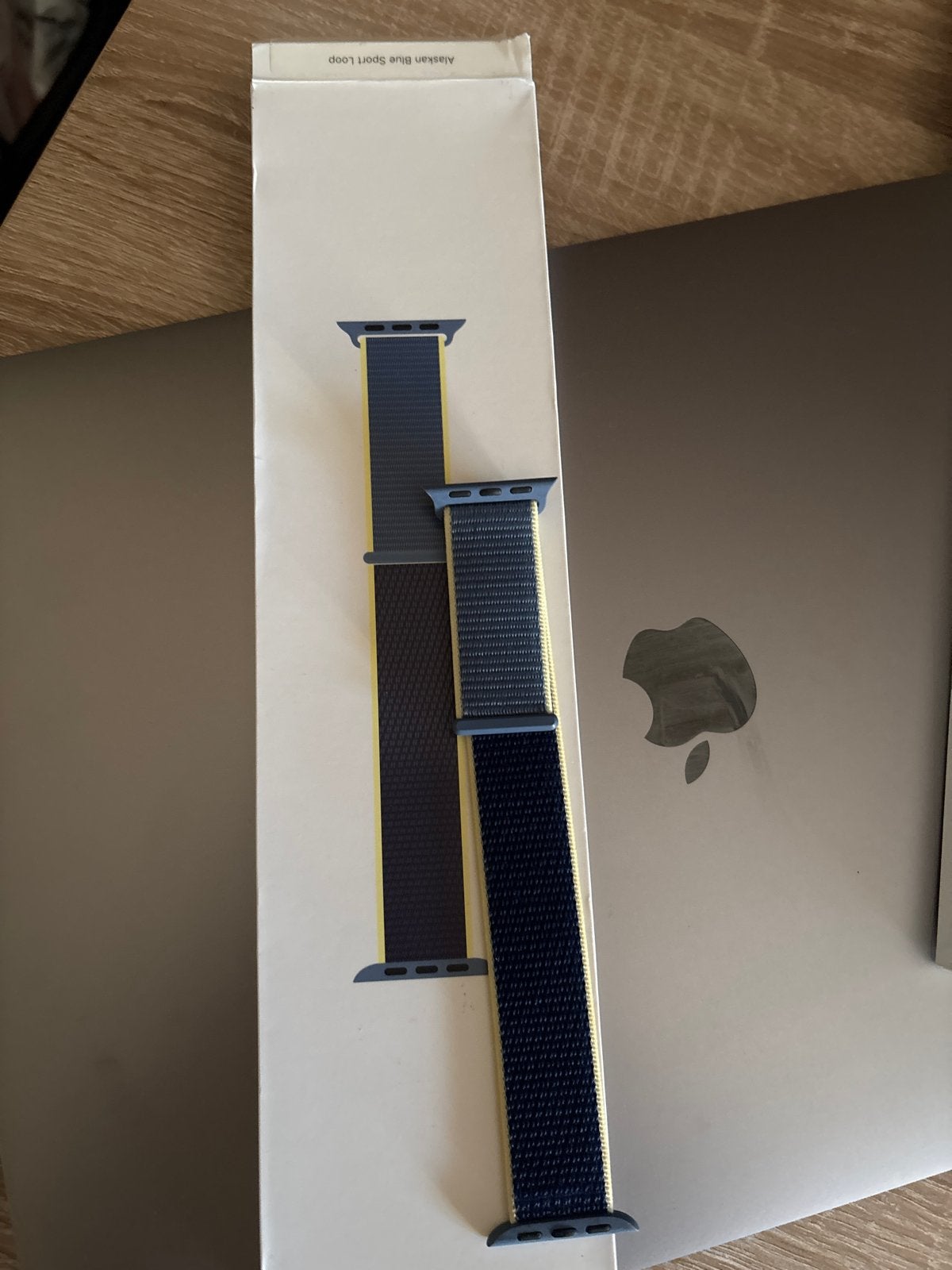 Apple Watch Sport Loop Band - 40mm - Alaskan Blue, Ophalen of Verzenden, Nieuw, Blauw