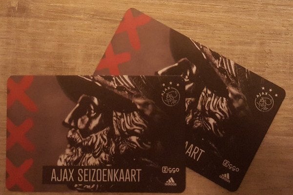 2x ajax seizoenskaarten te huur, Tickets en Kaartjes