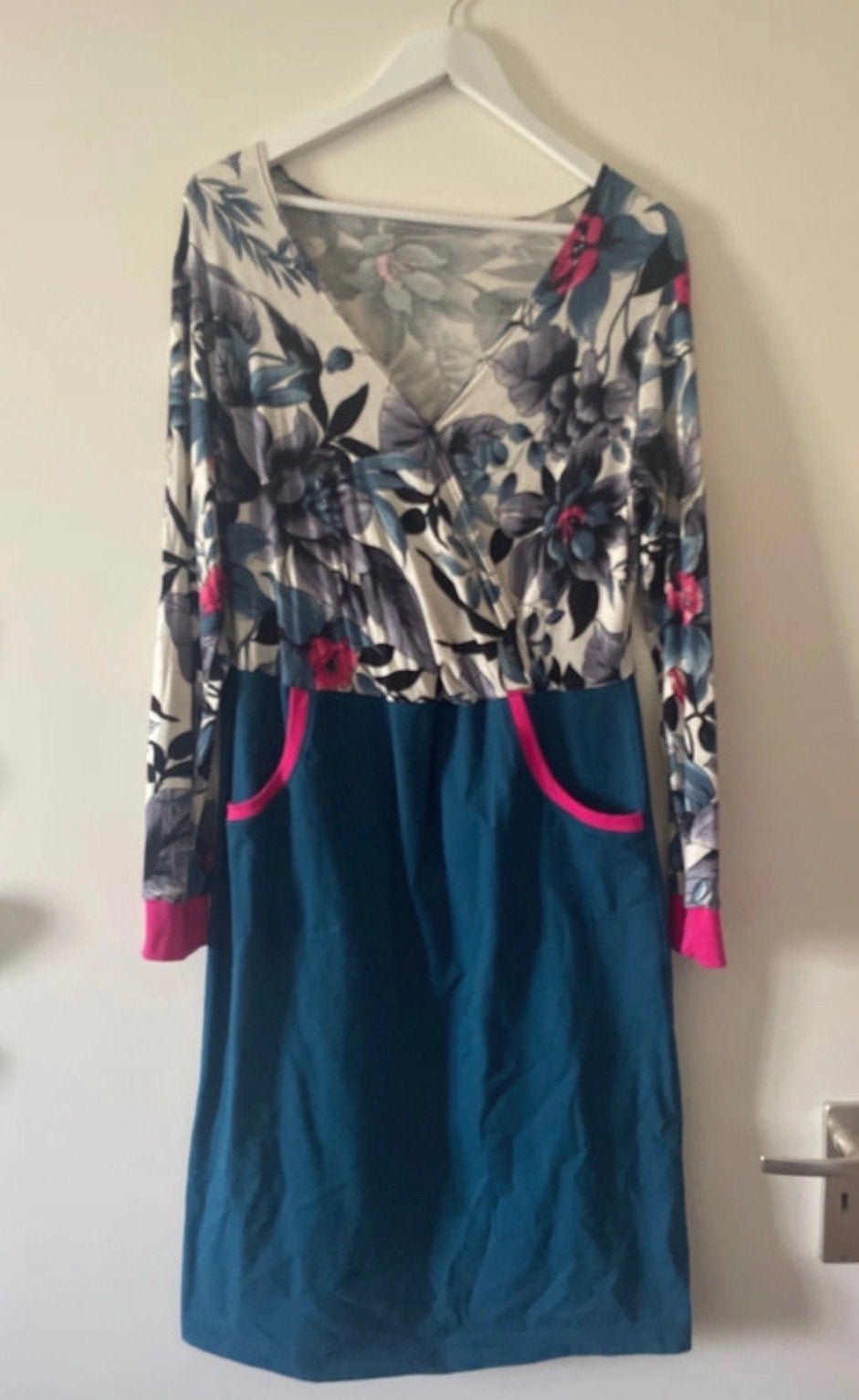 Jurk met bloemenprint en effen rok - Maat 42, Blauw, Maat 42/44 (L), Ophalen of Verzenden, Knielengte
