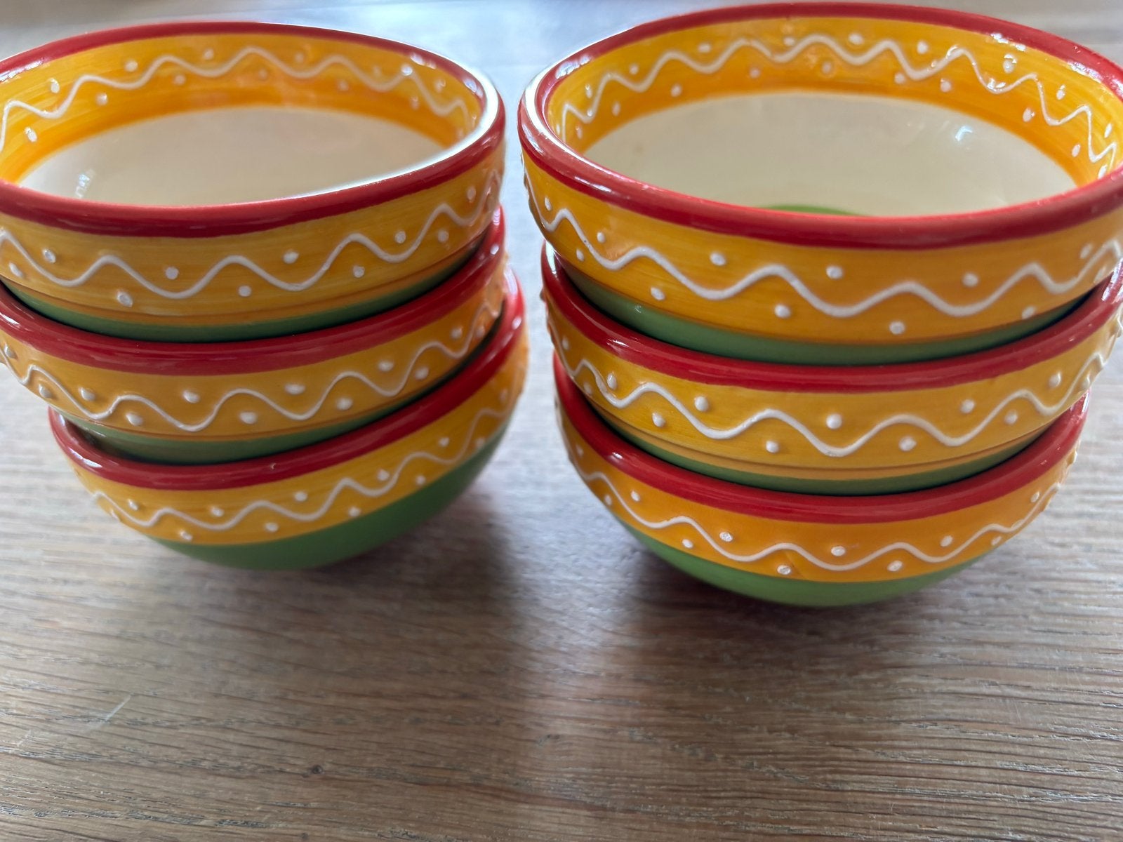 Set van 6 kleurrijke Tapas Schaaltjes, Handbeschilderd, Porselein of Keramiek, Schaal, Rond