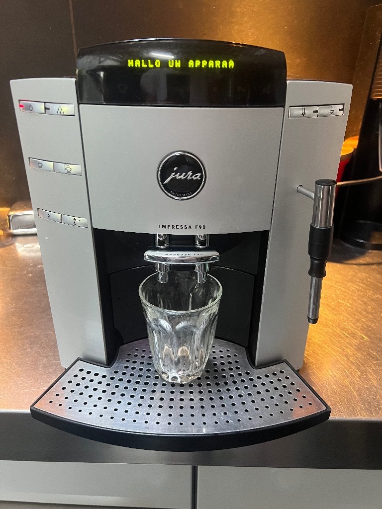 Jura F90, Witgoed en Apparatuur, Gebruikt, Koffiemachine, Afneembaar waterreservoir, Koffiebonen