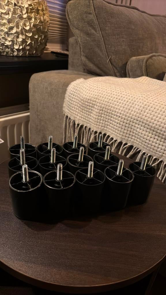13 x Losse meubel poten, Huis en Inrichting, Banken | Bankstellen, Ophalen of Verzenden, Zo goed als nieuw, Minder dan 150 cm