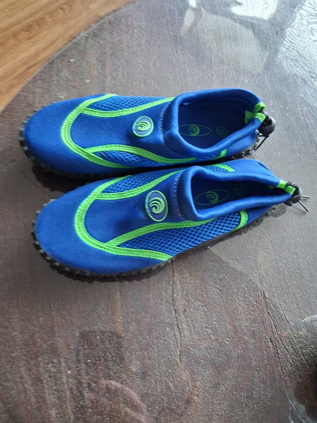 Blauwe waterschoenen maat 33 - Ideaal voor zomer en strand, Kinderen en Baby's, Kinderkleding | Schoenen en Sokken, Ophalen, Gebruikt
